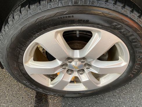 Used 2017 Chevrolet Traverse LT w/ Style and Technology Package image 11