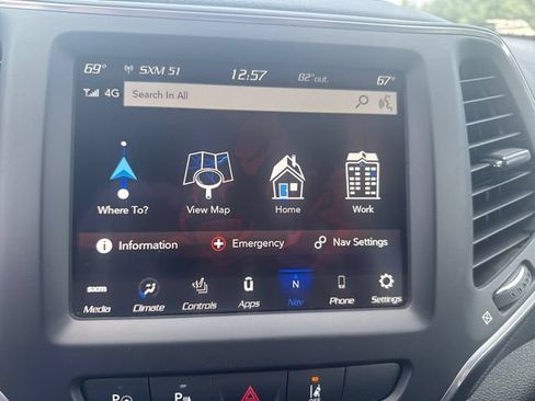 Used 2023 Jeep Cherokee Altitude Lux AWD/4WD image 23