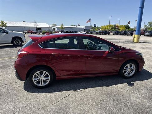 Used 2018 Chevrolet Cruze LT w/ Convenience Package FWD image 50