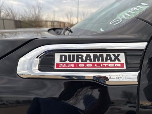 Used 2021 GMC Sierra 2500 Denali w/ Denali Black Diamond Edition image 10