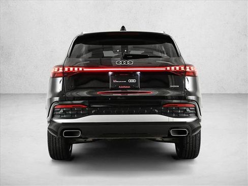 Certified 2025 Audi Q5 Premium w/ Convenience Package AWD/4WD image 7
