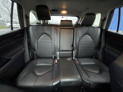 Used 2021 Toyota Highlander XLE image 15