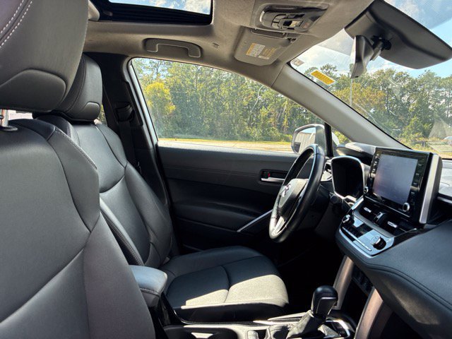Used 2022 Toyota Corolla Cross XLE w/ Convenience Package AWD/4WD image 23