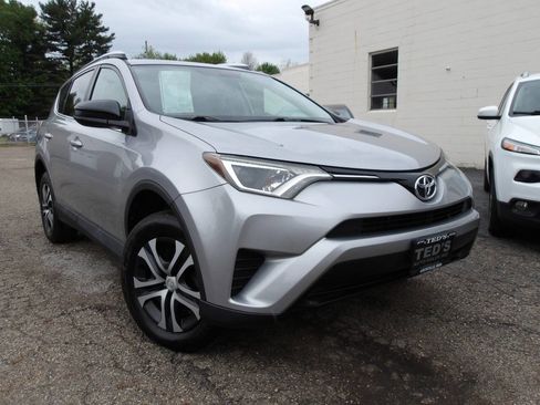 Used 2016 Toyota RAV4 LE AWD/4WD image 7