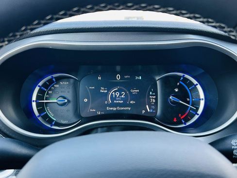 New 2026 Chrysler Pacifica Select w/ Quick Order Package 2EV image 21