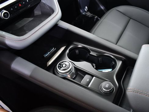 New 2025 Ford Explorer Active w/ Active Comfort Package image 31