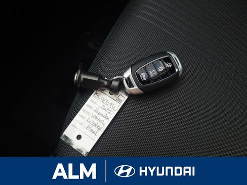 New 2025 Hyundai Venue Limited FWD image 29