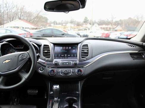 Used 2016 Chevrolet Impala LT image 32