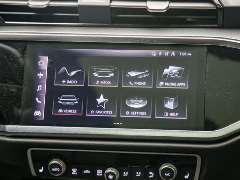 Certified 2025 Audi Q3 2.0T Premium w/ Convenience Package AWD/4WD image 15
