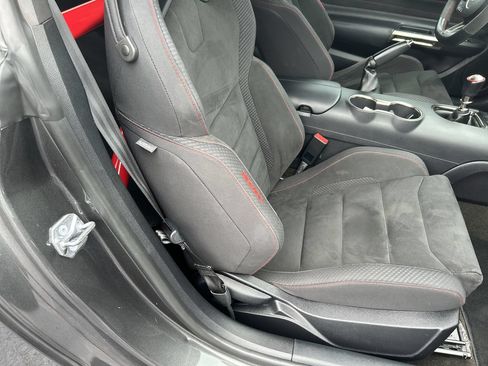 Used 2018 Ford Mustang Shelby GT350R w/ GT350R Equipment Group 920A RWD image 18