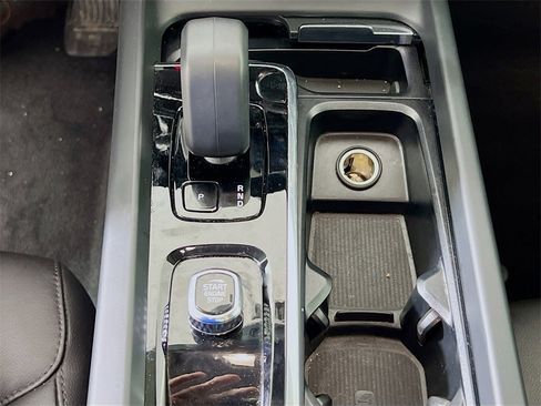 Used 2023 Volvo XC60 B5 Core image 20