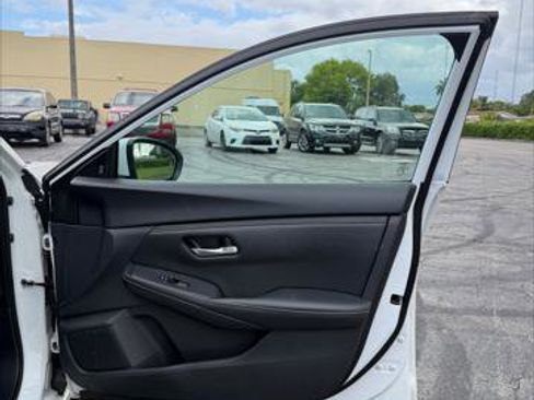 Used 2024 Nissan Sentra SV FWD image 13