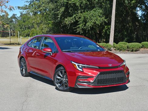 Certified 2024 Toyota Corolla SE image 6