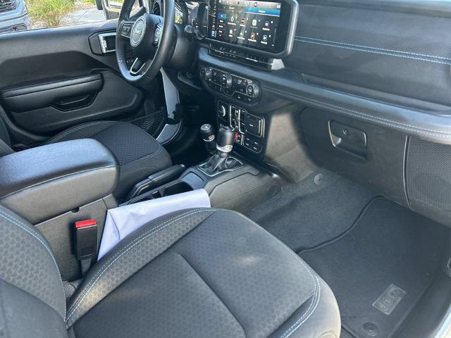 Used 2024 Jeep Wrangler Unlimited Rubicon 4xe AWD/4WD image 23