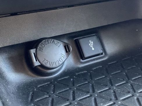 Used 2021 Toyota RAV4 XLE w/ Convenience Package image 27