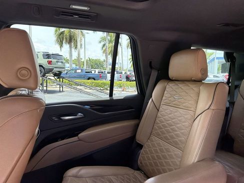 Used 2022 Cadillac Escalade Premium Luxury w/ Performance Package RWD image 11