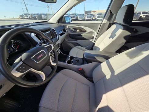 Used 2024 GMC Terrain SLE image 10