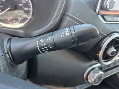 Used 2024 Nissan Sentra SV FWD image 33