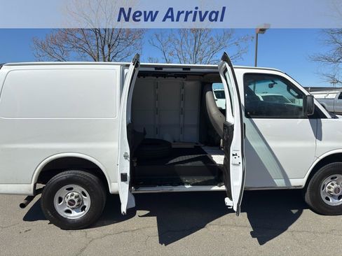 Used 2023 GMC Savana 2500 w/ Driver Convenience Package image 7