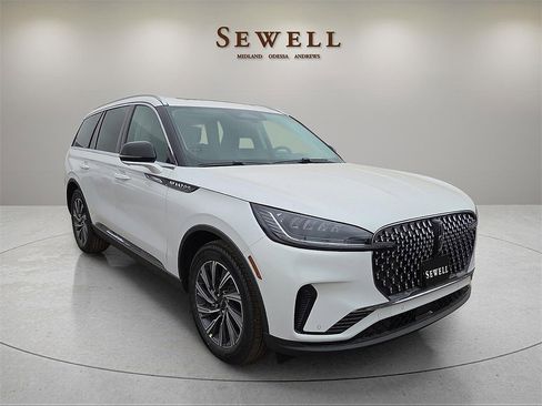 New 2026 Lincoln Aviator Premiere image 6
