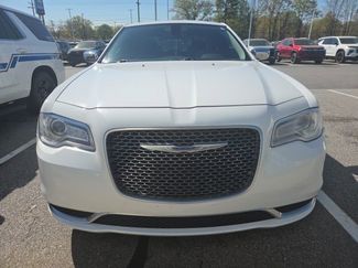 Used 2018 Chrysler 300 Touring w/ Chrome Appearance Package video 2