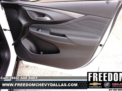 New 2026 Buick Envista Sport Touring image 37