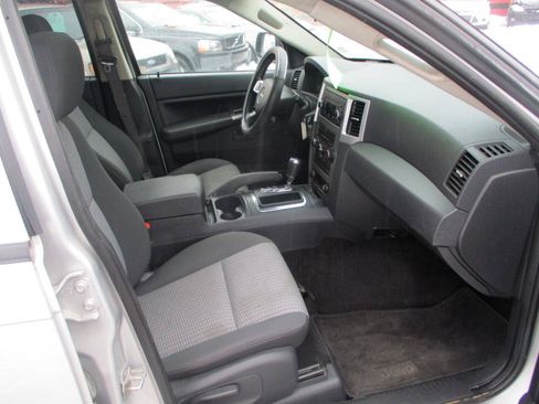 Used 2008 Jeep Grand Cherokee Laredo AWD/4WD image 7