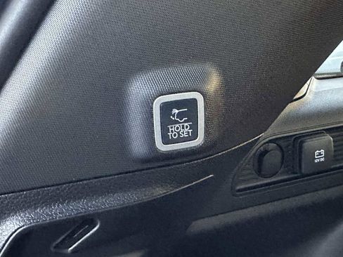 New 2025 Jeep Grand Cherokee Limited w/ Luxury Tech Group II image 19