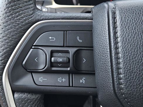 Used 2024 Toyota Tacoma Limited w/ Limited Package (LT) AWD/4WD image 18