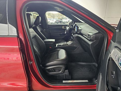 Used 2023 Ford Explorer ST-Line image 12