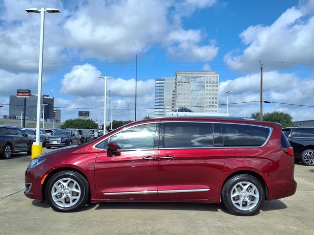 Used 2017 Chrysler Pacifica Touring-L Plus w/ Advanced Safetytec Group FWD image 24