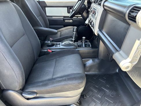 Used 2012 Toyota FJ Cruiser 4WD w/ Upgrade Pkg image 10