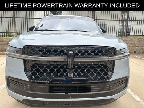 Used 2025 Lincoln Navigator Reserve w/ Jet Appearance Package image 7