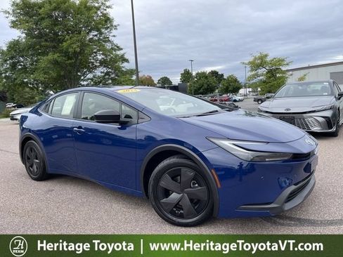 Used 2024 Toyota Prius LE FWD image 1