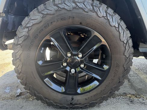 Used 2021 Jeep Wrangler Unlimited Sport AWD/4WD image 9