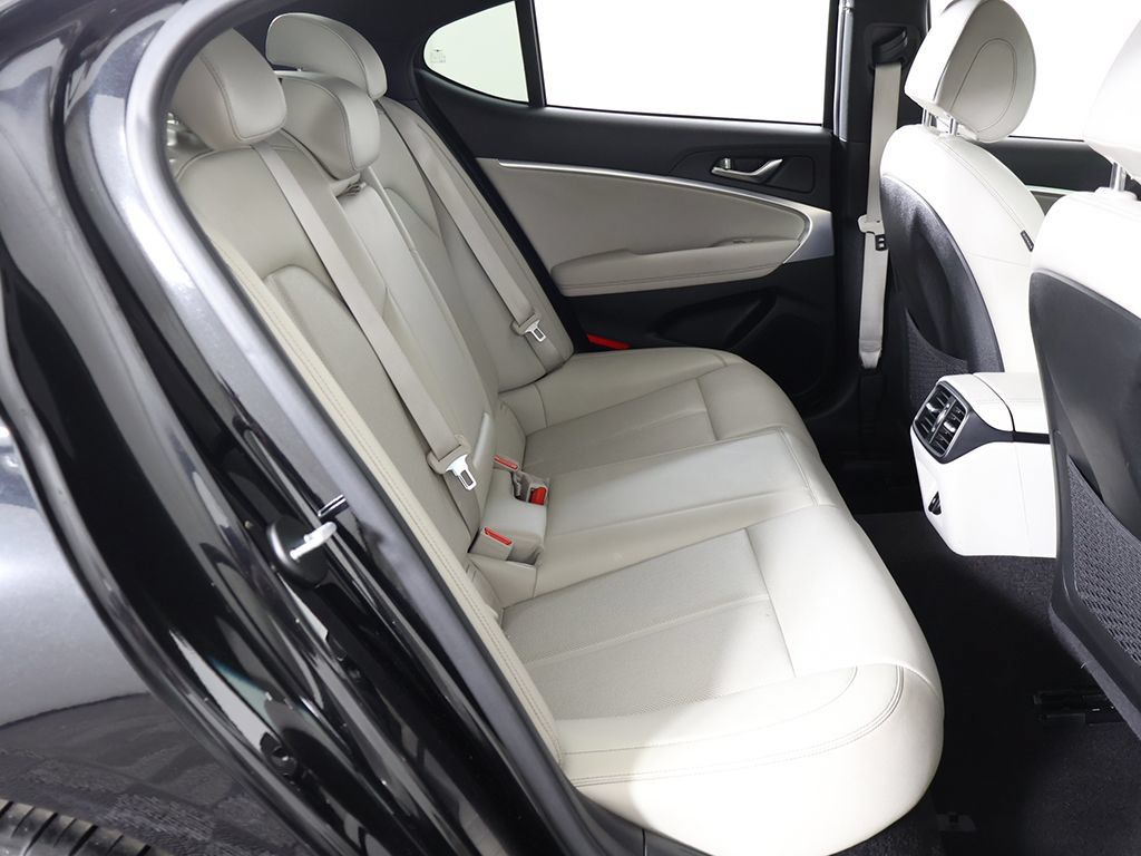 Used 2023 Genesis G70 2.0T AWD/4WD image 35