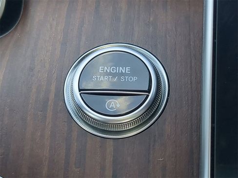 Used 2023 Mercedes-Benz C 300 Sedan image 29