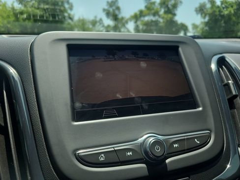 Used 2022 Chevrolet Equinox RS FWD image 23