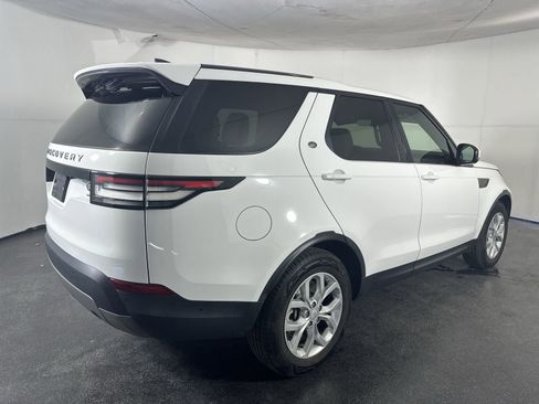 Used 2019 Land Rover Discovery SE image 11