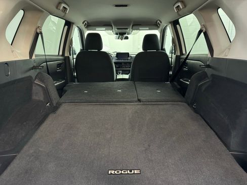 Used 2024 Nissan Rogue S image 31