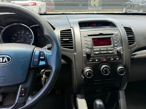 Used 2013 Kia Sorento LX AWD/4WD image 11