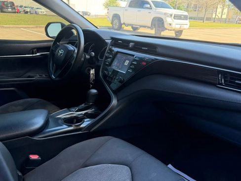 Used 2019 Toyota Camry LE image 13