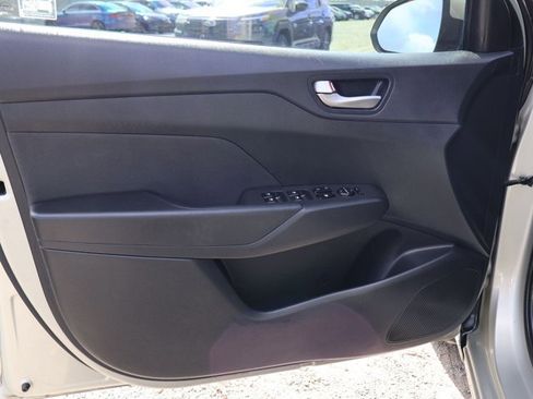 Used 2019 Hyundai Accent SE FWD image 10