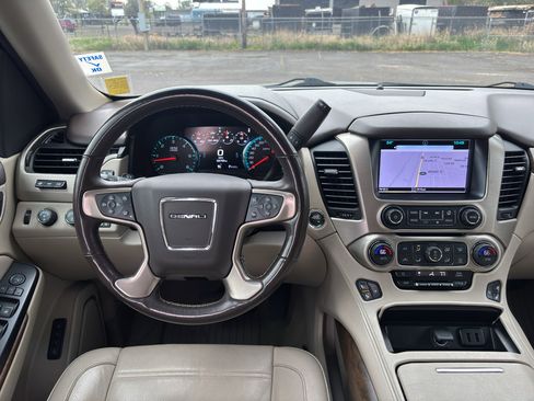 Used 2018 GMC Yukon XL Denali w/ Denali Ultimate Package AWD/4WD image 17