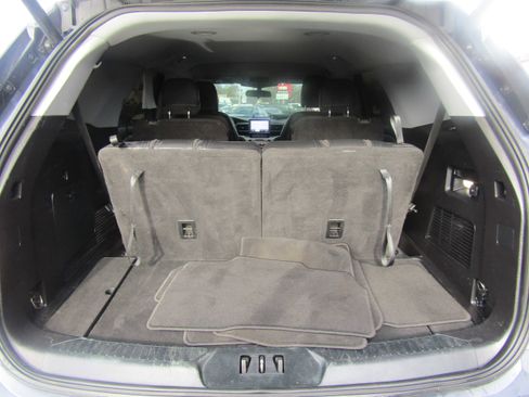 Used 2021 Ford Explorer XLT w/ Equipment Group 202A image 10