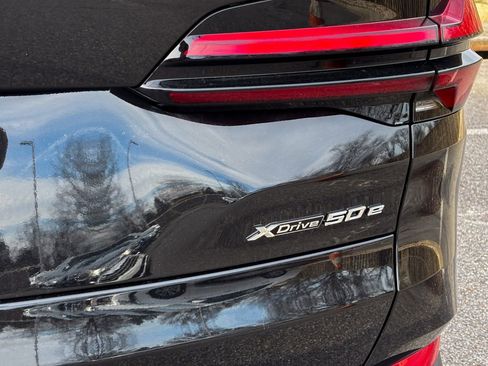 New 2026 BMW X5 xDrive50e image 7