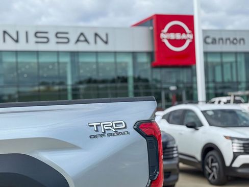 Used 2024 Toyota Tacoma TRD Off-Road image 16