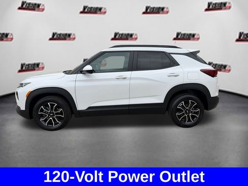 Used 2023 Chevrolet TrailBlazer ACTIV w/ Technology Package FWD image 9