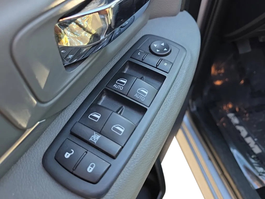 Used 2020 RAM 1500 Warlock w/ Electronics Group AWD/4WD image 13