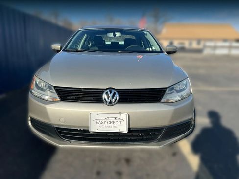 Used 2014 Volkswagen Jetta SE image 2